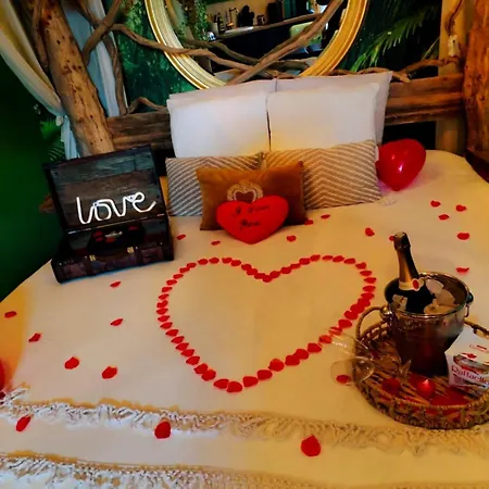 La Jungle Insolite, Spa, Ecran Cinema, Lit A Baldaquin King Size, Day Use, 10 Min Centre